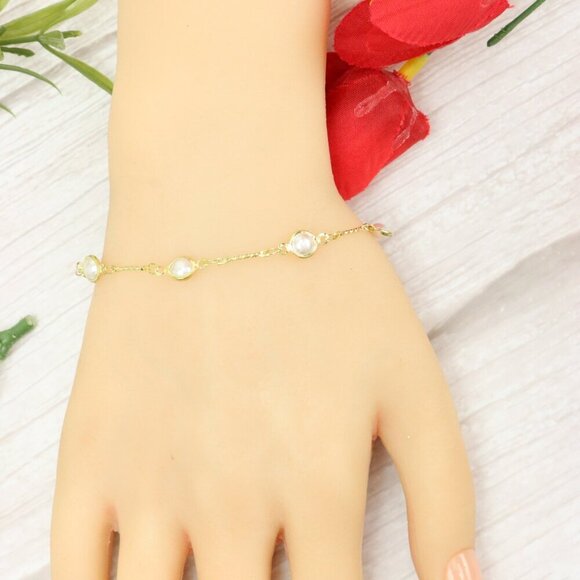 "Trendy Handmade Bracelet – A Thoughtful Gift for Girls & Women | UNVRC1107 - Picture 2 of 10